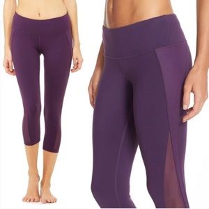 ALO Yoga- Nova Capri Mesh Panel Legging in size M in purple penance